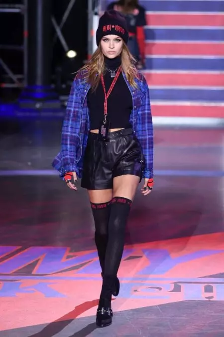 Tommy Hilfiger Channel Grunge Vibes with Fall 2017 مجموعو