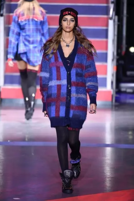 Tommy Hilfiger Channel Grunge Vibes with Fall 2017 مجموعو