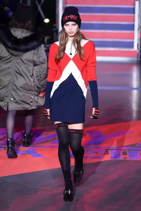 Fall 2017 စုစည်းမှုနှင့်အတူ Tommy Hilfiger Channels Grunge Vibes