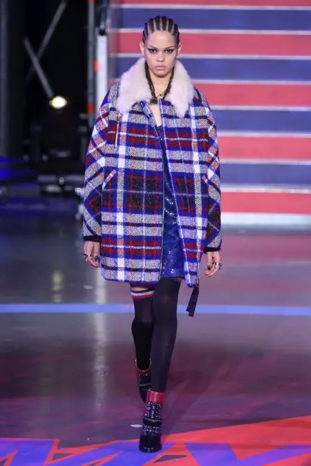 Tommy Hilfiger นำเสนอ Grunge Vibes ด้วยคอลเล็กชั่น Fall 2017