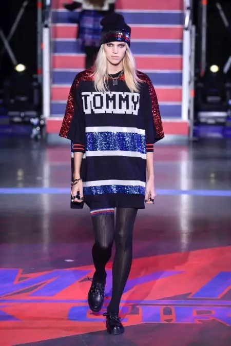 Tommy Hilfiger Kanallary Güýz 2017 kolleksiýasy bilen Grunge Vibes