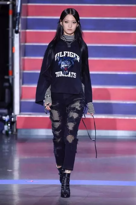 Fall 2017 စုစည်းမှုနှင့်အတူ Tommy Hilfiger Channels Grunge Vibes