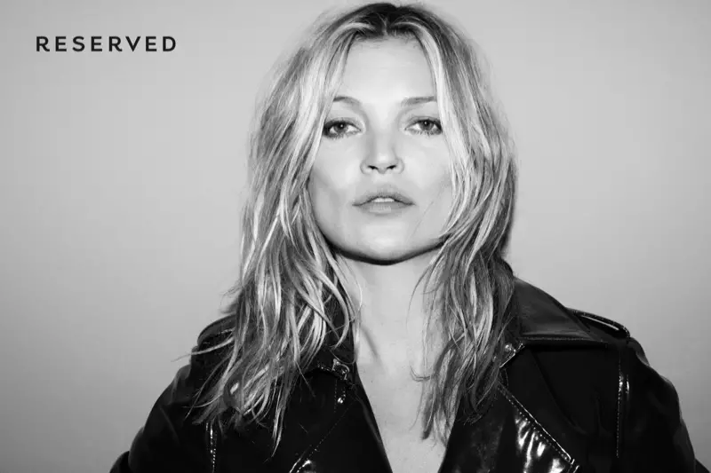 Kate Moss pose pikeun kampanye fashion Reserved