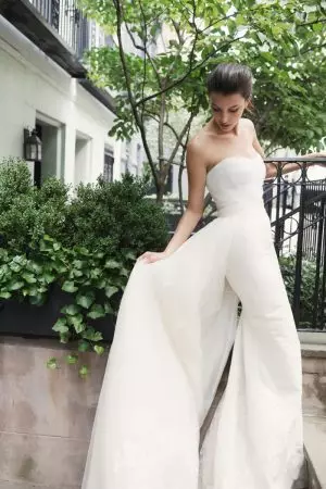 Kate King Stars hauv Carolina Herrera Lub Caij Nplooj Ntoos Hlav 2016 Bridal Campaign