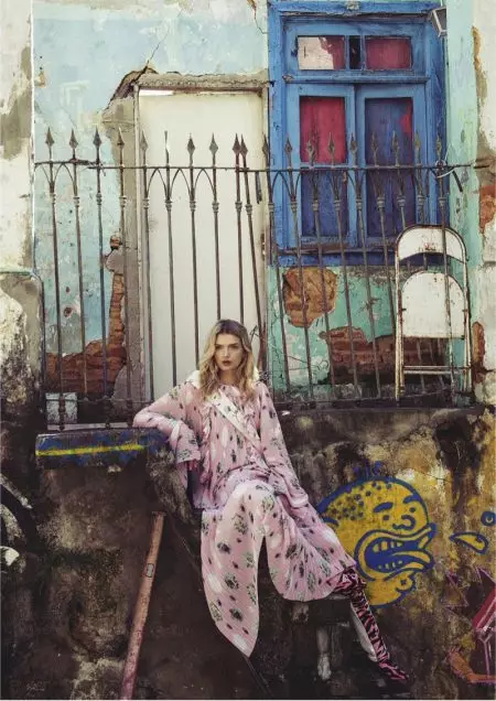 Lily Donaldson Alportas la Aŭtunajn Kolektojn al Rio por Vogue Aŭstralio