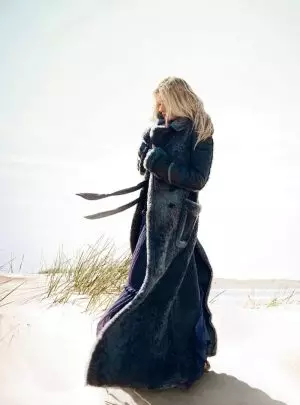 Lily Donaldson es 'Like the Wind' en BAZAAR UK