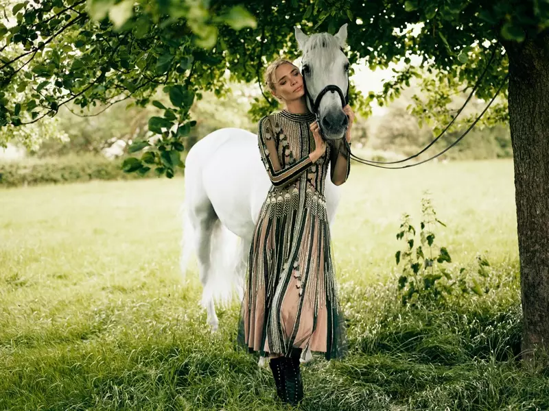 Une image de la campagne publicitaire Temperley London automne 2019