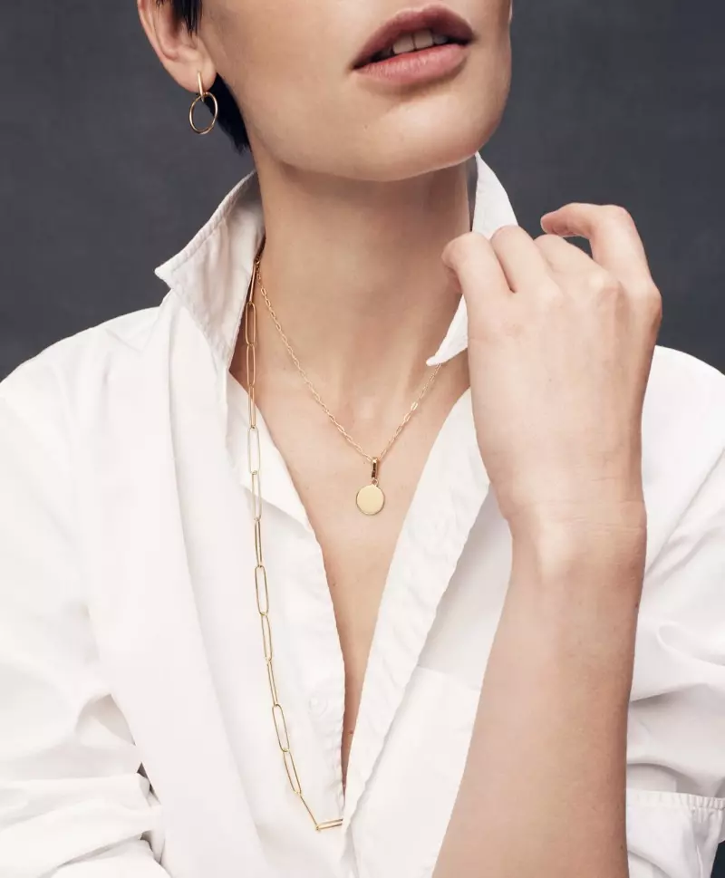 Thomas Mason wa J. Crew Ludlow Slim-Fit Oxford Cloth Shirt, Demi-Fine 14k Gold-Plated Drop Hoop mphete, Demi-Fine 14k Gold-Plated Short Chain Necklace, Demi-Fine 14k Gold-Plated Engravable Disc Charm ndi Demi-Fine 14k Wopaka Papepala Lalitali Lagolide Mkandala