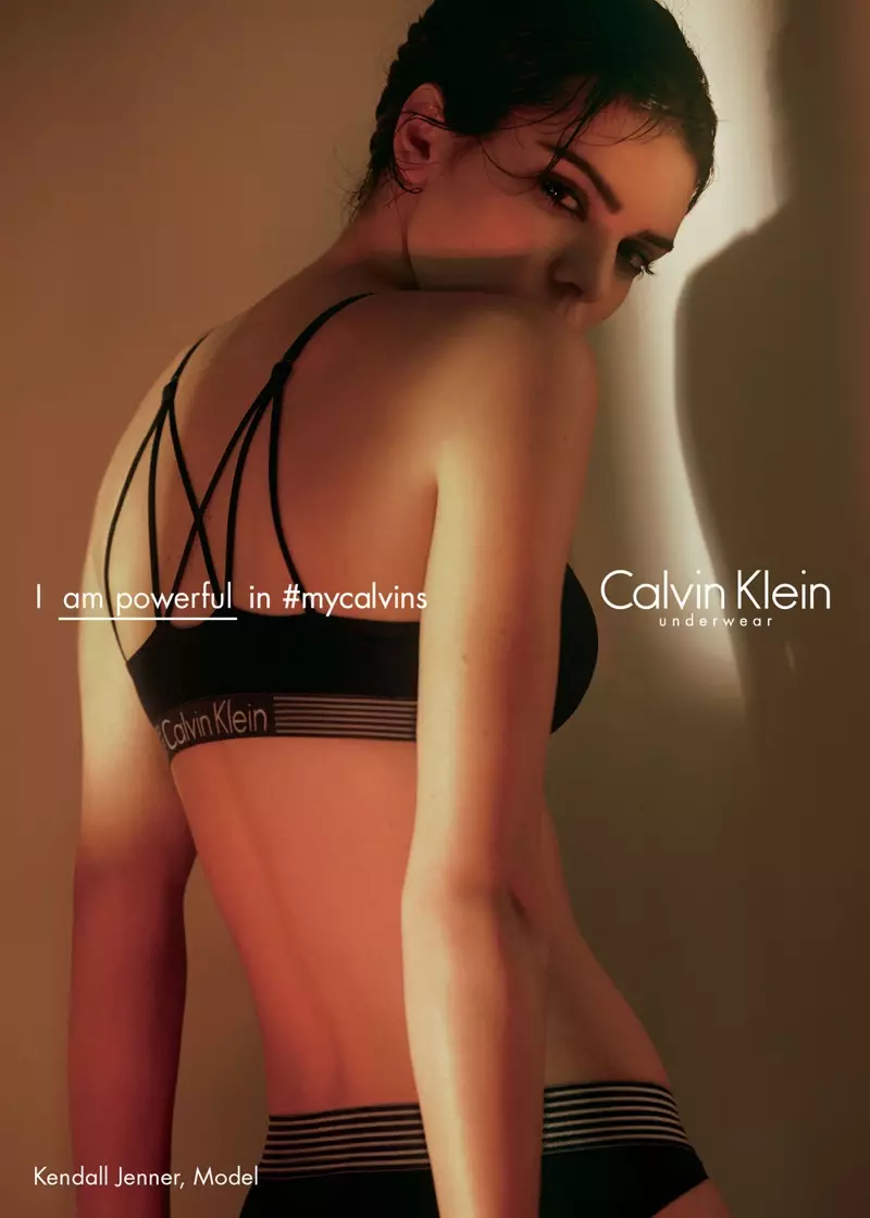 Kendall Jenner ពាក់អាវទ្រនាប់ Calvin Klein Underwear ពីការប្រមូលនិទាឃរដូវឆ្នាំ 2016