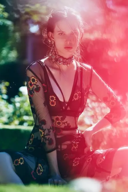 Los vestidos de primavera de For Love & Lemons presentan flores de ensueño