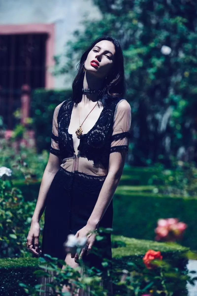 Isang hitsura mula sa koleksyon ng Love & Lemons spring 2016