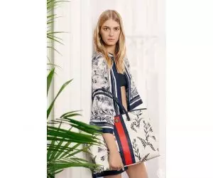 Tory Burch omearmet strepen en blommen foar de simmer