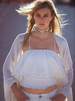 Sigrid Agren ປັບປຸງໃຫ້ທັນ: ເບິ່ງແບບຈໍາລອງຂອງນາງແບບ Chic ແບບສະບາຍໆ