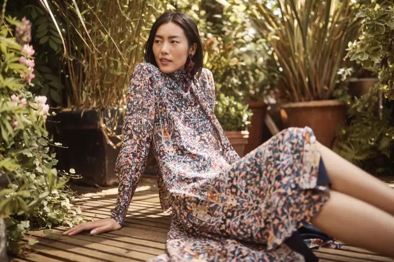 Liu Wen glumi u kampanji H&M Conscious Exclusive za jesen-zimu 2018