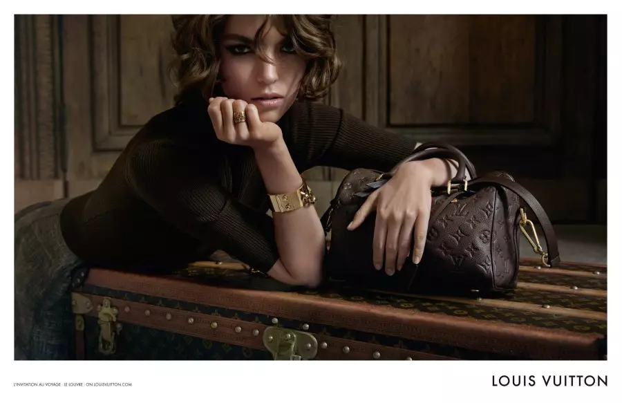 Arizona Muse лётае ў Louis Vuitton