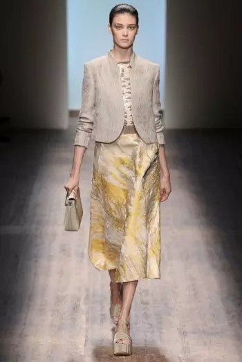 Salvatore Ferragamo Earrach 2015: Ar Ais go Foirm