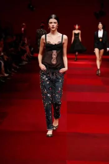 Dolce & Gabbana Féach ar an Spáinn don Earrach 2015