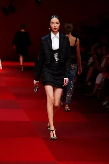 Dolce & Gabbana Tumingin sa Spain para sa Spring 2015