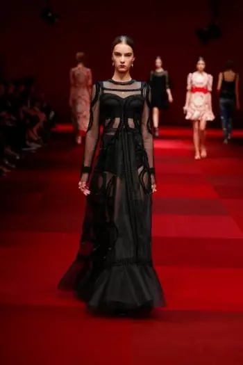 Dolce & Gabbana 2015 වසන්තය සඳහා ස්පාඤ්ඤය දෙස බලන්න