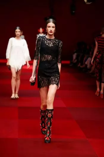 Dolce & Gabbana Yang'anani ku Spain pa Spring 2015