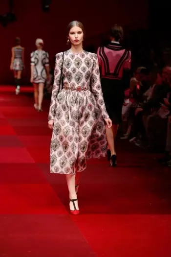 Dolce & Gabbana Melihat ke Spanyol untuk Musim Semi 2015