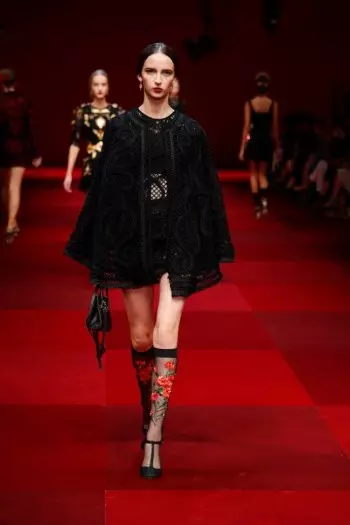 UDolce noGabbana Babheke eSpain ngeNtwasahlobo ka-2015