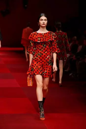 Dolce & Gabbana ለፀደይ 2015 ወደ ስፔን ይመለከታሉ