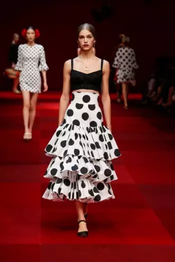 Dolce & Gabbana ለፀደይ 2015 ወደ ስፔን ይመለከታሉ