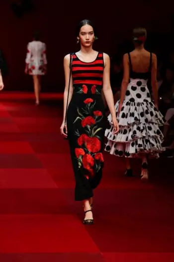 Dolce & Gabbana Yang'anani ku Spain pa Spring 2015