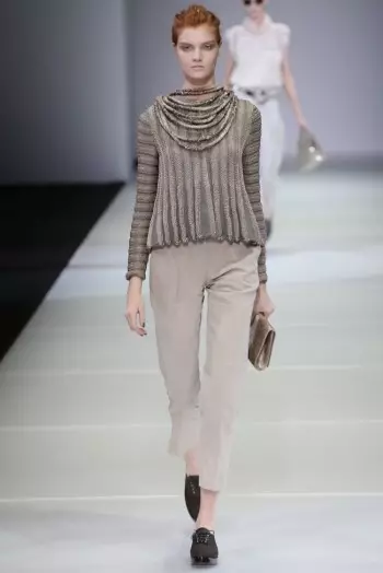 Giorgio Armani 2015 yil bahori uchun dengiz sirenalari