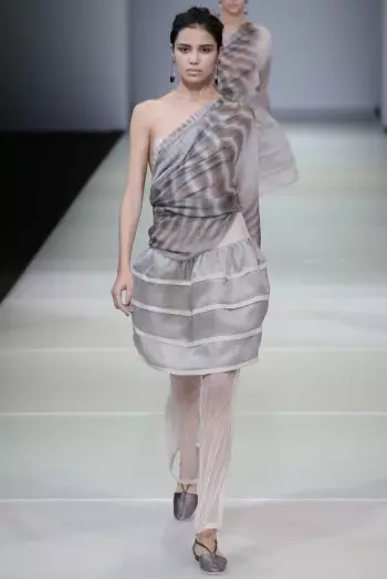 Giorgio Armani's zeesirenes voor het voorjaar van 2015