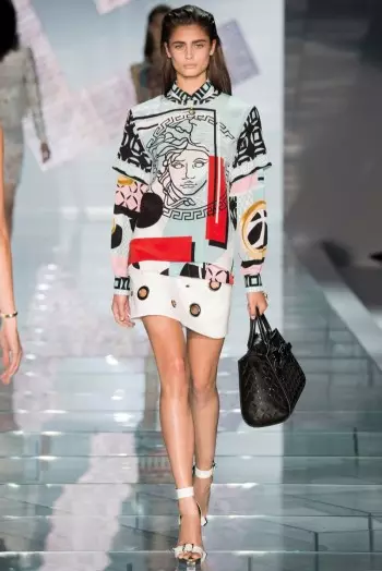 Versace Caij nplooj ntoos hlav 2015: Sporty Glam