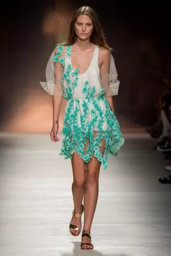 สวน Blumarine's Blooming สำหรับฤดูใบไม้ผลิปี 2015