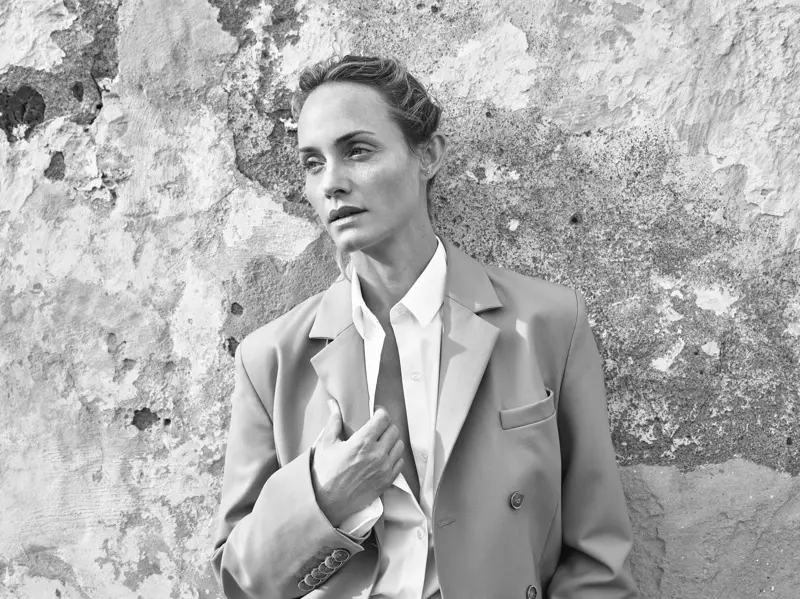 Modelka Amber Valletta sa hodí v kampani Mango na jar a leto 2018
