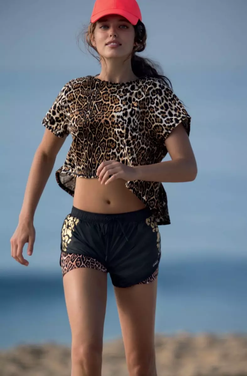 Emily DiDonato + Pose Hana Jirickova untuk Juicy Couture Sport