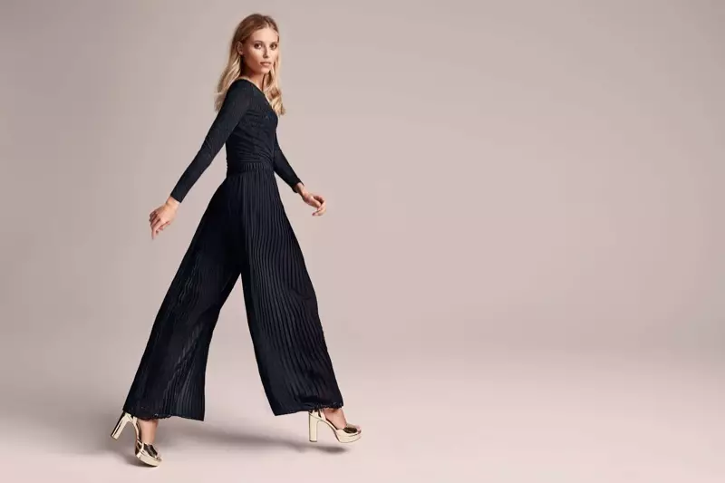 H&M glitrende bodysuit, plisserte bukser og gullplattformsandaler