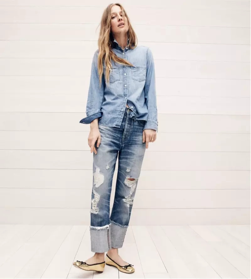 J. Crew Everyday Chambray Shirt, Point Sur Distressed Selvedge Jean nwere Long Cuff na Lily Ballet Flats na Crackled Akpụkpọ anụ