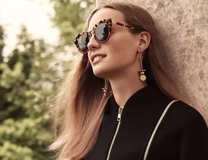 Ine Neefs poseerib Salvatore Ferragamo 2016. aasta sügis-talvises prillikampaanias