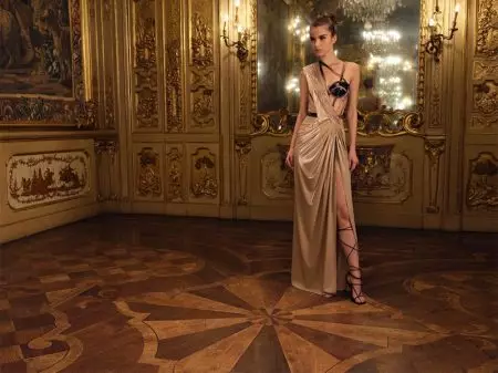 Atelier Versace Wows بہار 2020 مجموعہ کے ساتھ