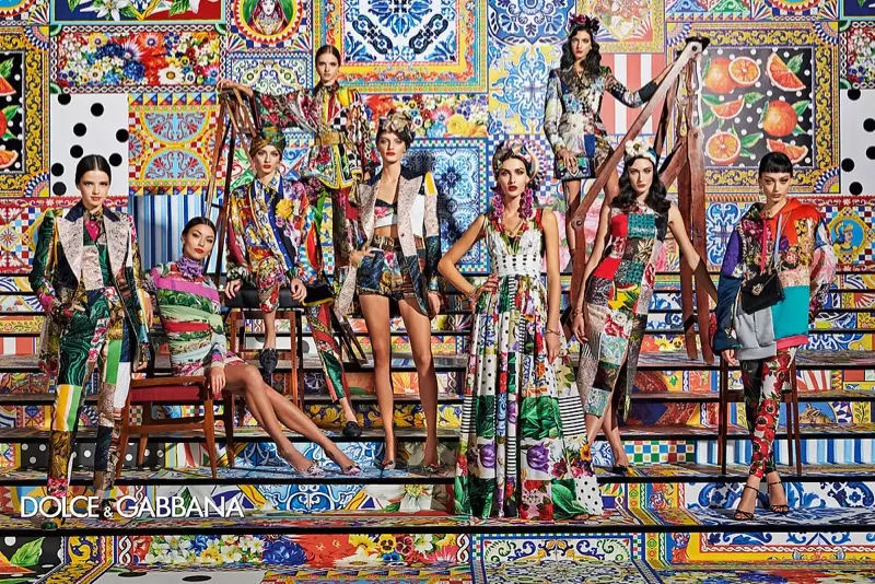 Branislav Simoncik kampanyaya Dolce & Gabbana bihar-havîna 2021-an wêne dike.