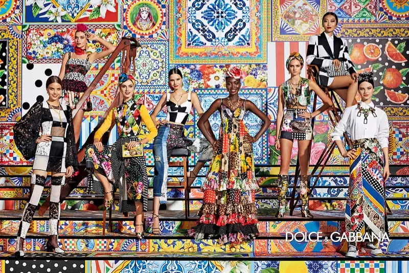 Inilabas ng Dolce & Gabbana ang spring-summer 2021 campaign.