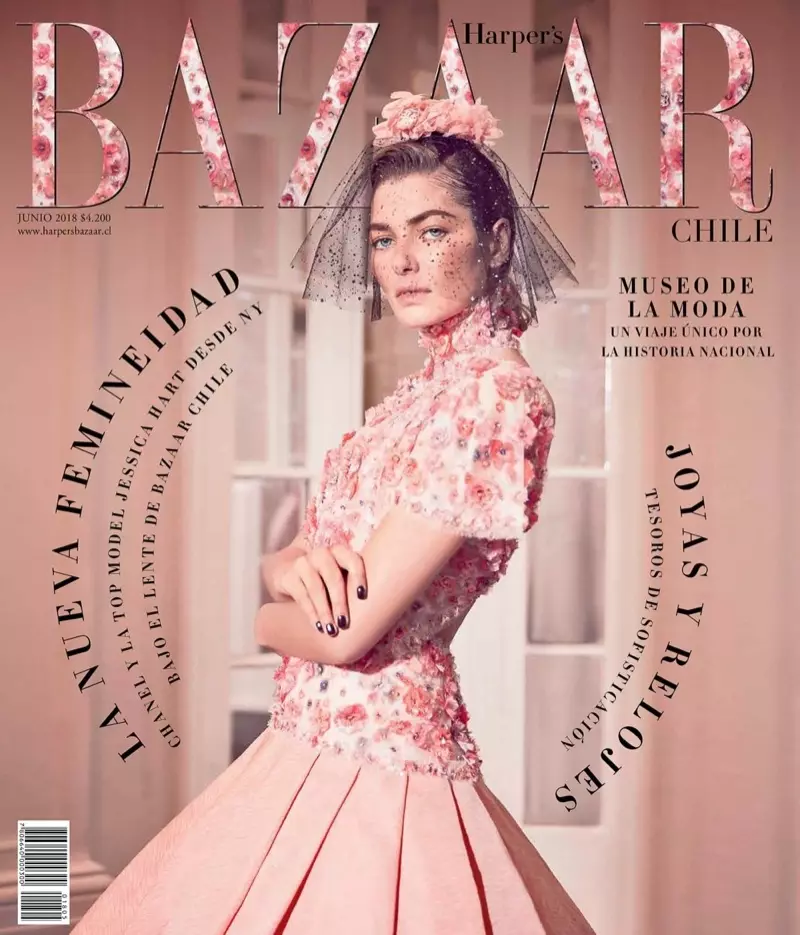 Jessica Hart elkábítja a Chanel Couture-ben a Harper's Bazaar Chile-ben