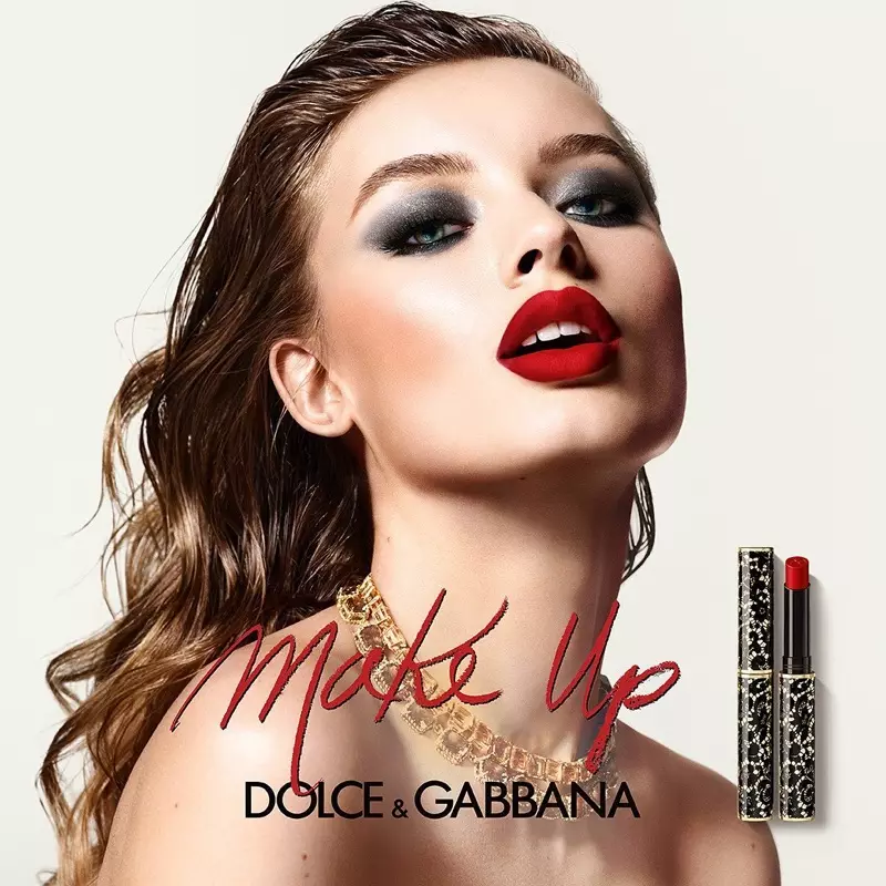 Dolce & Gabbana løfter sløret for Passionlips Lipstick-kampagne med Giulia Maenza.