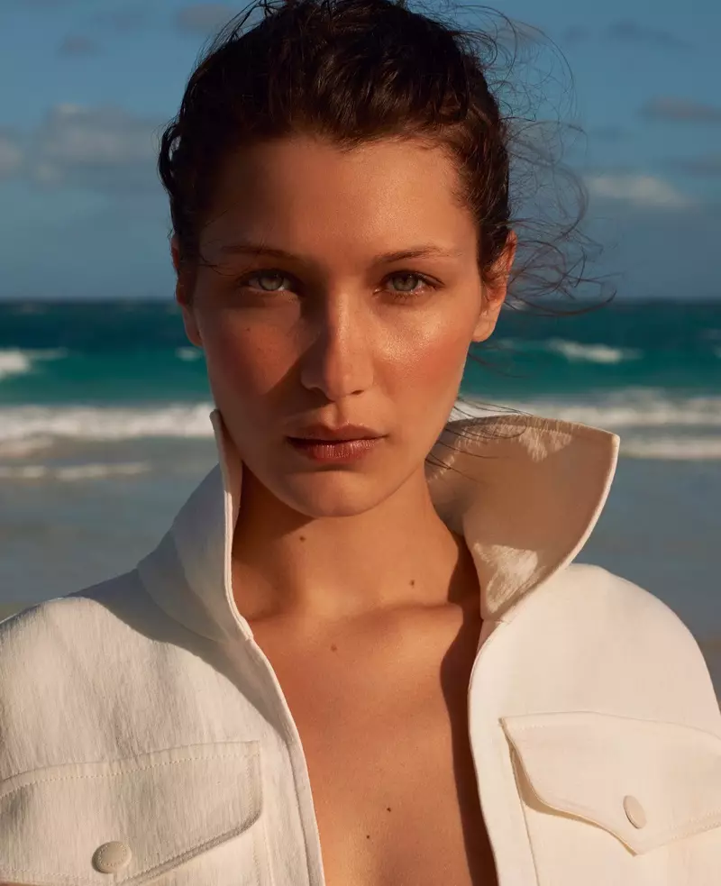 Bella Hadid gör sin närbild och modellerar Sonia Rykiel-jackan