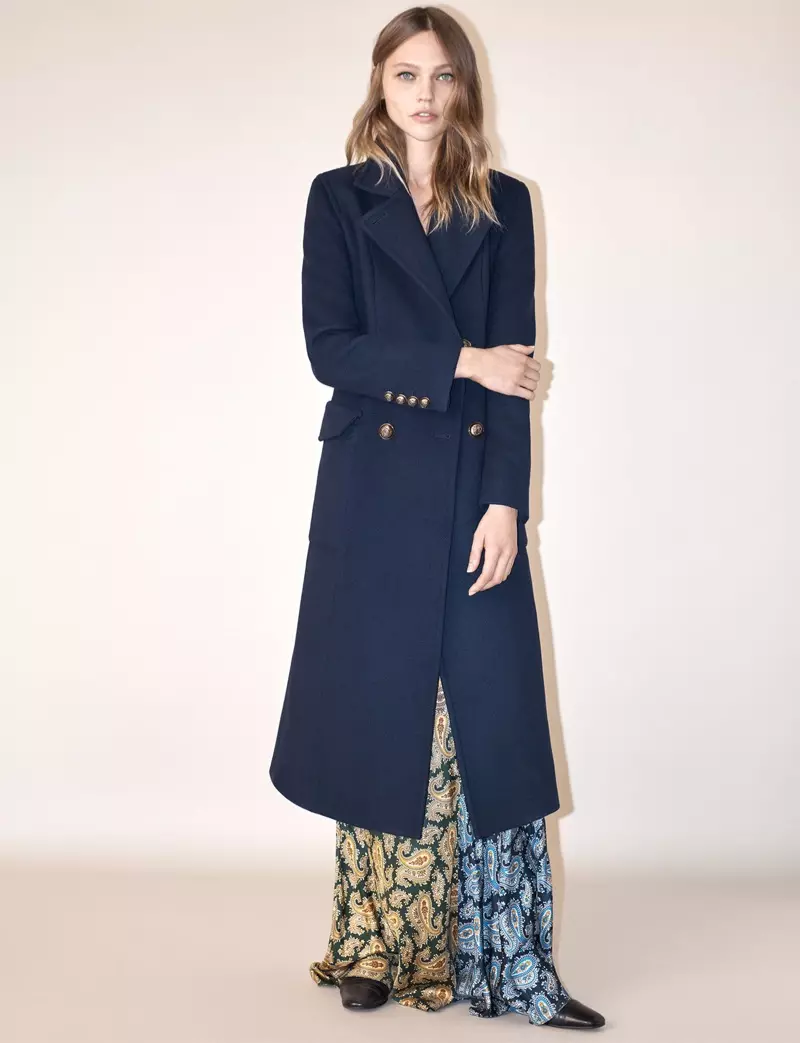 Cappotto lungo blu navy di Zara e abito lungo sottoveste patchwork paisley da studio