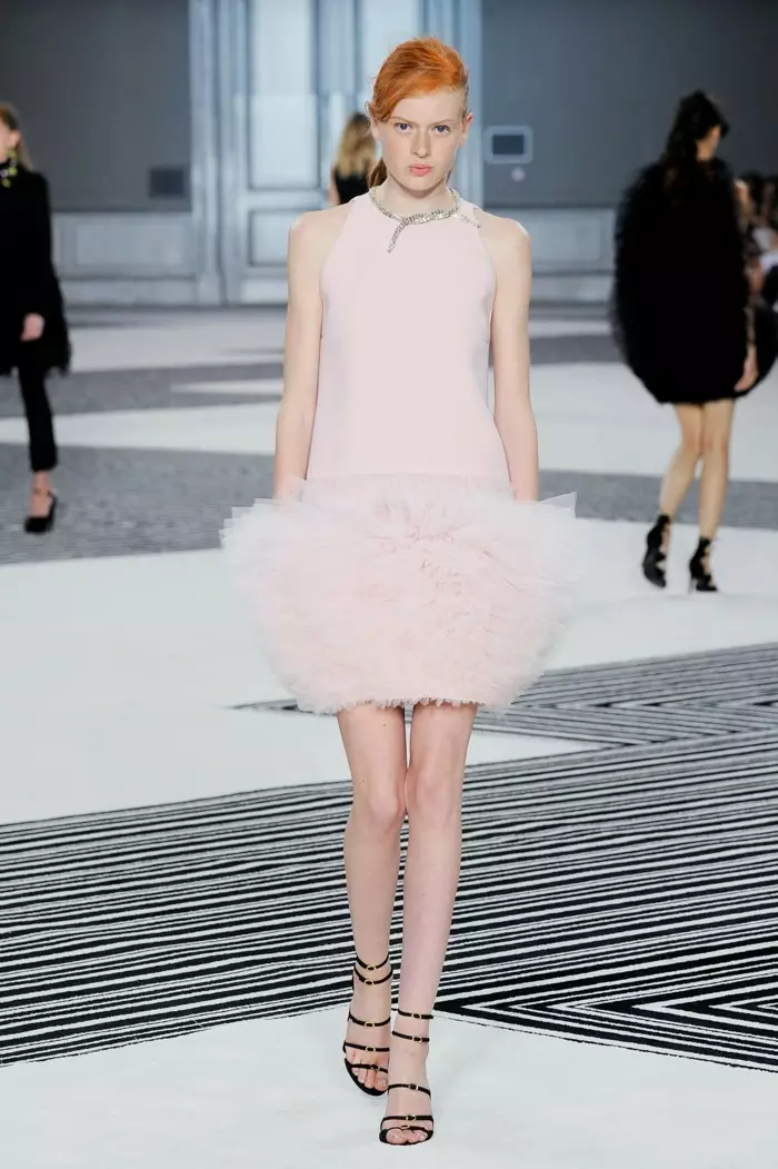 Giambattista Valli 2015-يىلى كۈز پەسلى: تولۇق گۈل