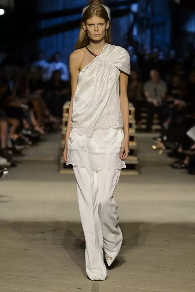 Givenchy Spring 2016 | New York Pantun Minggu