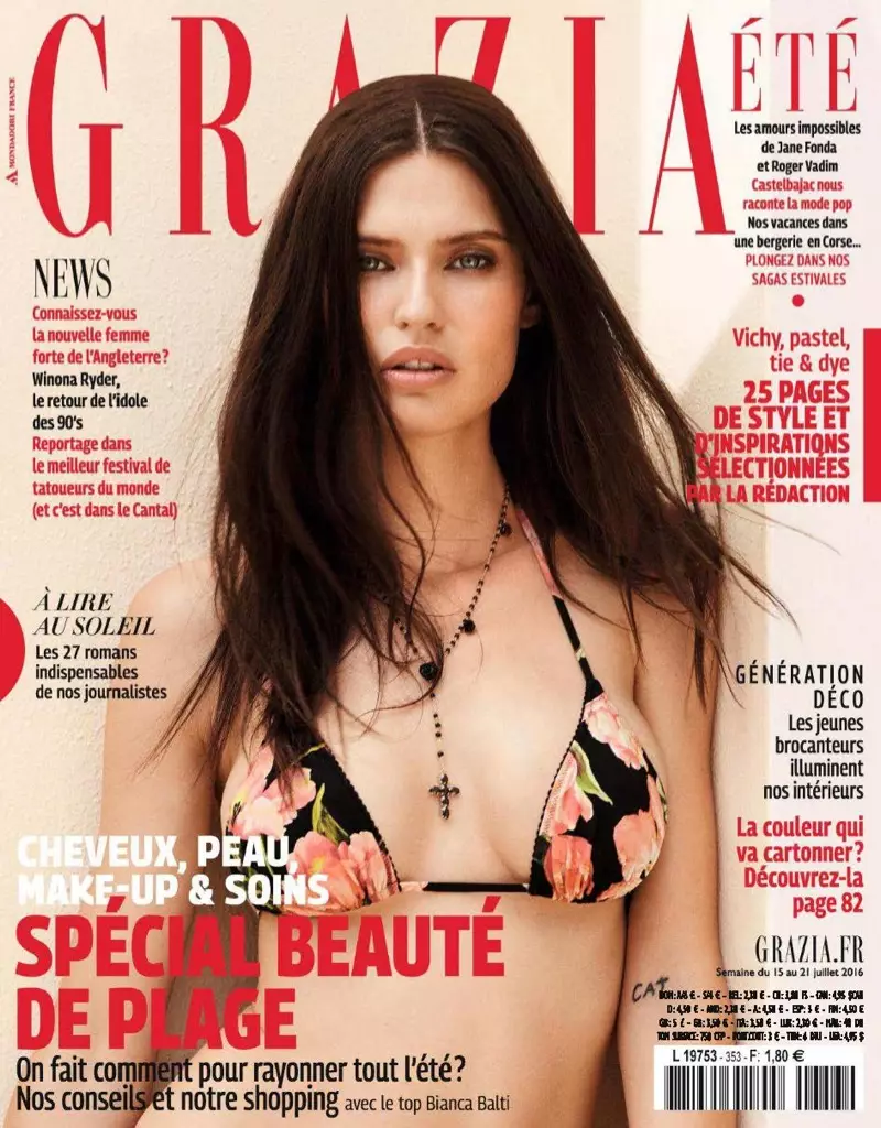 U-Bianca Balti Ume ku-Dolce & Gabbana Swimsuits we-Grazia France