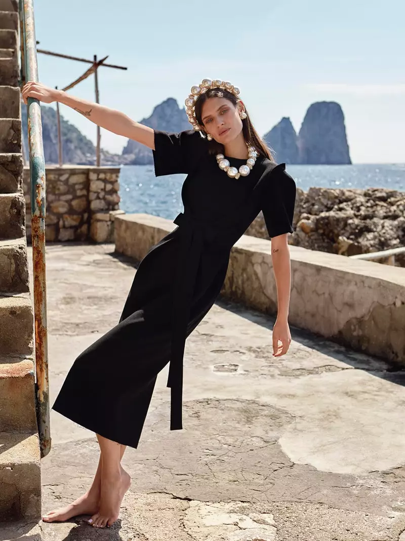 Si Bianca Balti ay isang Sea Siren para sa Glamour ng Spain