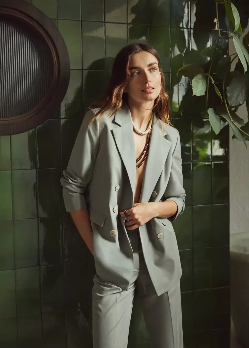 Blazer croisé et pantalon court en modal Mango